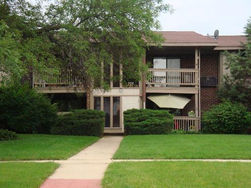 701 Garden Cir. #6, Streamwood, IL 60107