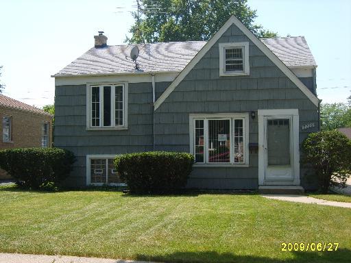 2226 S 13th Ave., Broadview, IL 60155