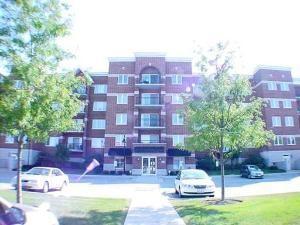 3451 N Carriageway Dr. #204, Arlington Heights, IL 60004