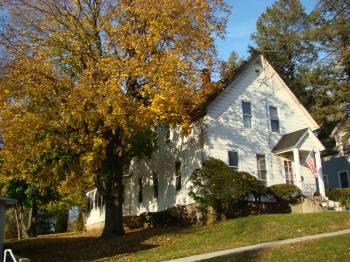 409 Jackson St., East Dundee, IL 60118