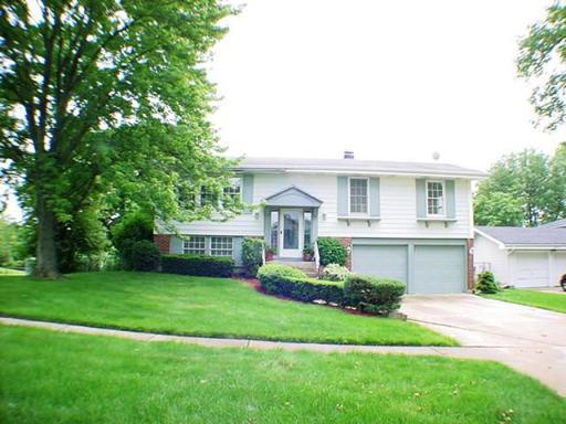 805 Heather Ln., Hoffman Estates, IL 60169