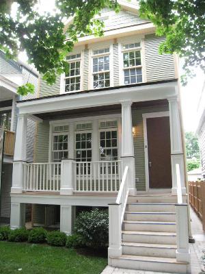 1713 W Barry, Chicago, IL 60657