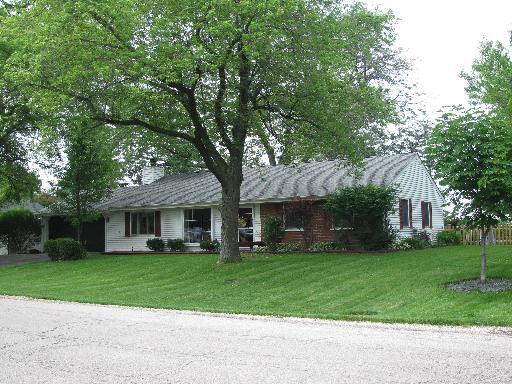 7609 Warwick Ave., Darien, IL 60561