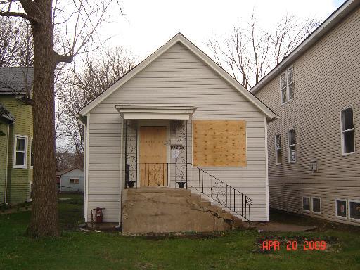 10205 S Charles St., Chicago, IL 60643