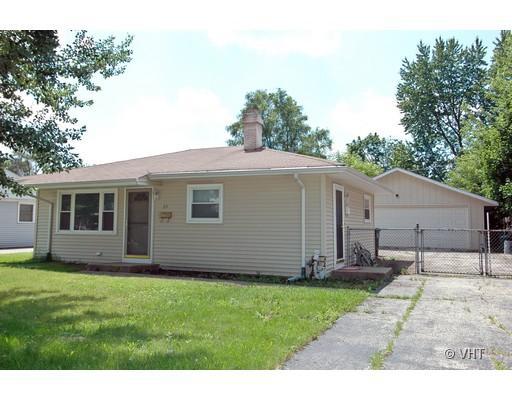 30 Robin Rd., Carpentersville, IL 60110