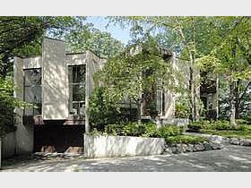 1064 Sheridan Rd., Wilmette, IL 60091