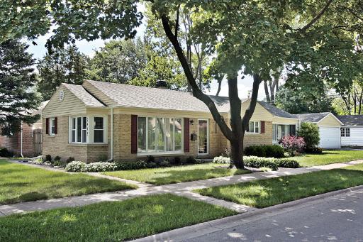2445 Oak Ave., Northbrook, IL 60062