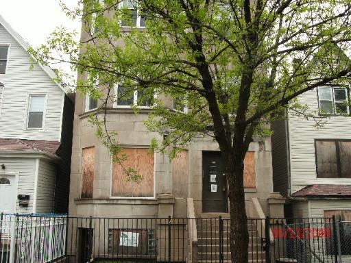 8918 S Exchange Ave., Chicago, IL 60617