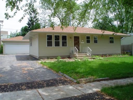 111 Ridge Ln., Geneva, IL 60134