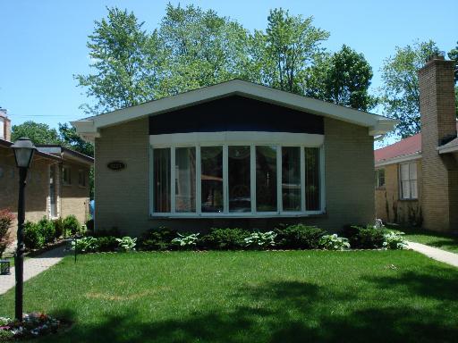 9221 Lowell St., Skokie, IL 60076