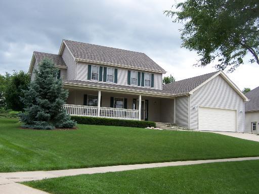 221 Loch Glen Ln., McHenry, IL 60050