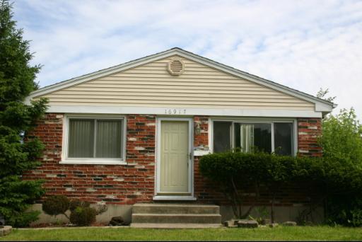 16917 Glen Oaks Dr., Country Club Hills, IL 60478