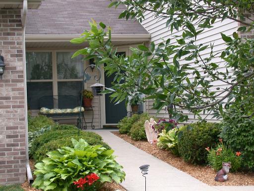933 Foxpointe Dr., Sycamore, IL 60178