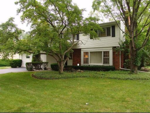 1749 Sunnyside Cir., Northbrook, IL 60062