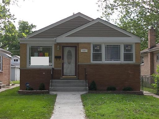 121 Marshall Ave., Bellwood, IL 60104