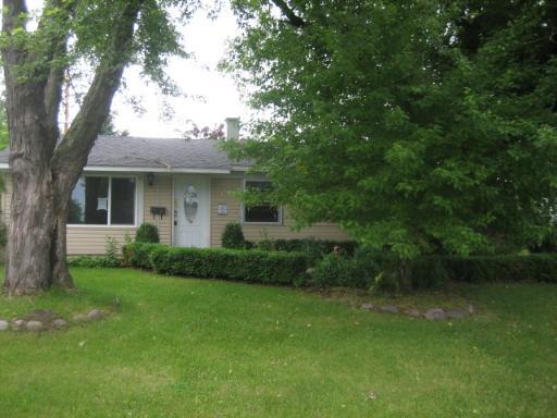 41 Alameda Dr., Carpentersville, IL 60110