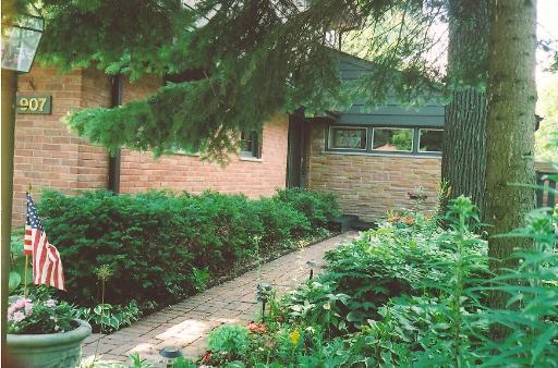907 Lake Ave., Wilmette, IL 60091