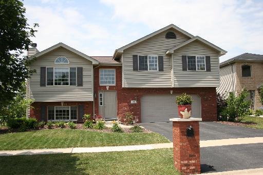 2115 Primrose Dr., Plainfield, IL 60586