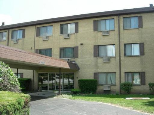 725 W Dempster St. #208, Des Plaines, IL 60016