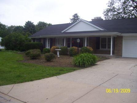 215 Alschuler Dr., Aurora, IL 60506