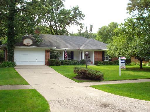 252 Bristol St., Northfield, IL 60093