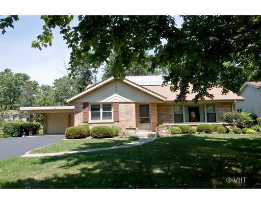 252 Harwarden St., Glen Ellyn, IL 60137