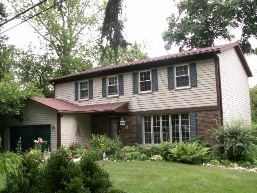 824 Oceola Dr., Algonquin, IL 60102