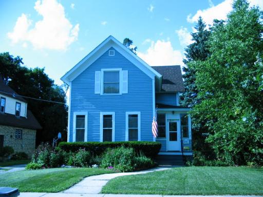 212 Lovell St., Elgin, IL 60120