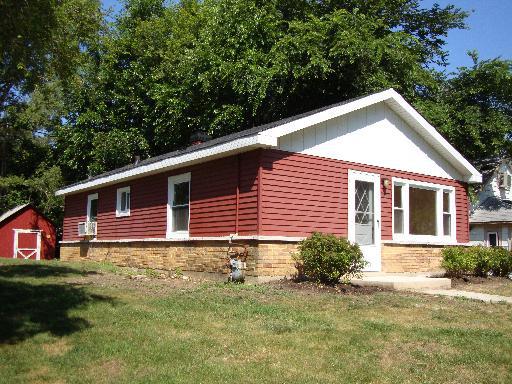 3823 Eastway Dr., Island Lake, IL 60042