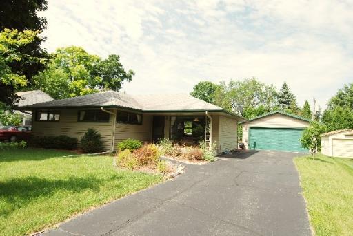 4224 Pinecrest Rd., Rockford, IL 61107