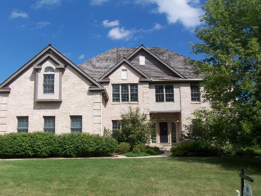 35132 Oak Knoll Cir., Gurnee, IL 60031
