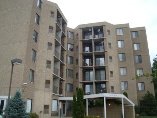 1750 Marywood Ave. #301, Aurora, IL 60505