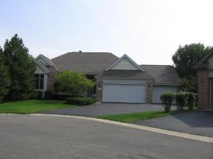 4 Olympic Ct., Lake In The Hills, IL 60156