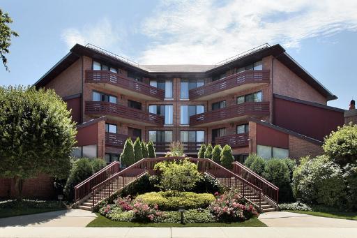 702 Waukegan Rd. #A6, Glenview, IL 60025