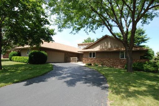 6834 Clovernook Rd., Rockford, IL 61107