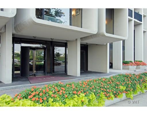 3200 N Lake Shore Dr. #1701, Chicago, IL 60657