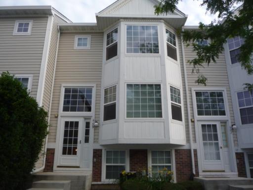 609 E Victoria Cir., North Aurora, IL 60542
