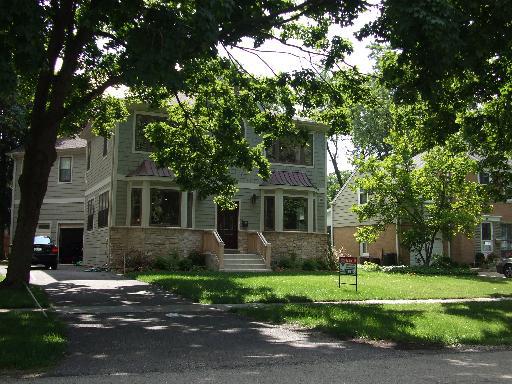 25 Iroquois Dr., Clarendon Hills, IL 60514