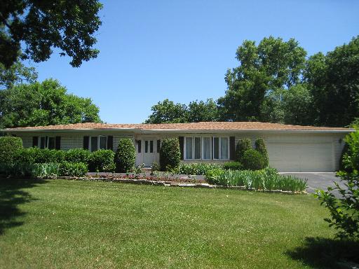 32366 Forest Dr., Grayslake, IL 60030