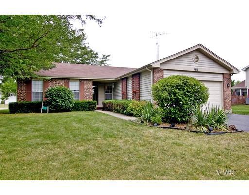 1610 Red Coach Ln., Algonquin, IL 60102