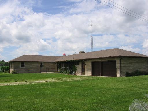 25637 1900 N Ave., Malden, IL 61337