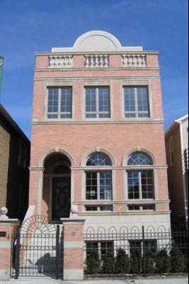 2142 W Race Ave., Chicago, IL 60612