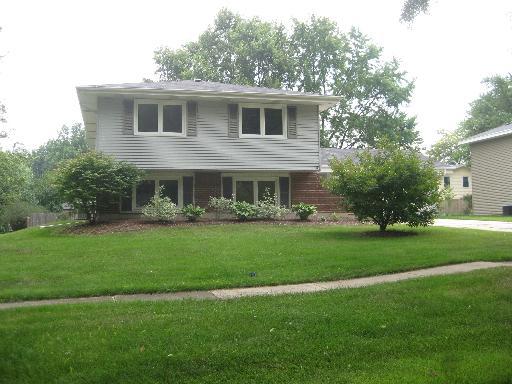2S651 Devonshire Rd., Glen Ellyn, IL 60137