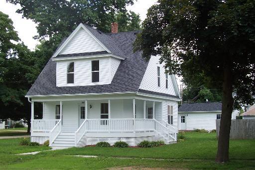 536 W Cherry St., Compton, IL 61318