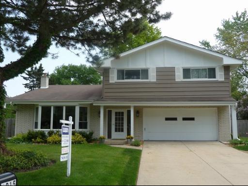 3215 Robincrest Dr., Northbrook, IL 60062