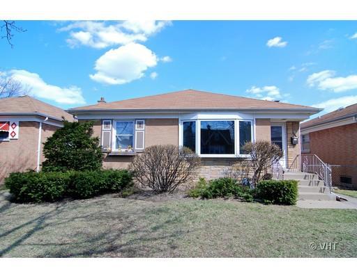7851 N Kenneth Ave., Skokie, IL 60076