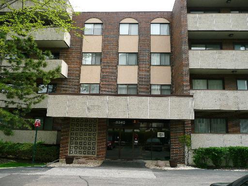9240 Gross Point Rd. #205, Skokie, IL 60077
