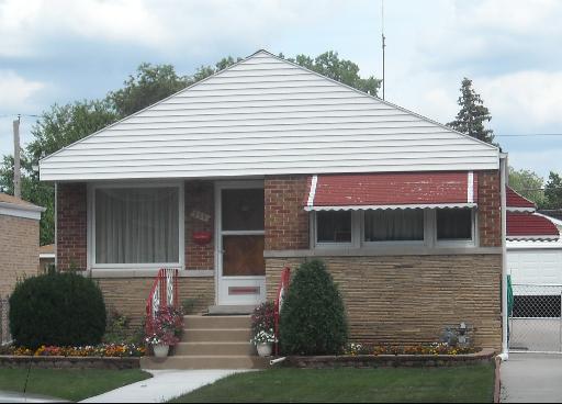 529 Geneva Ave., Bellwood, IL 60104