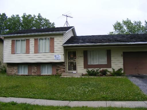 18009 Chantilly Ln., Hazel Crest, IL 60429