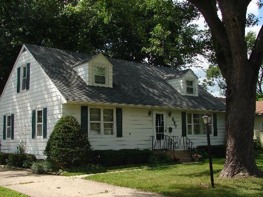 237 Glenwood Pl., Aurora, IL 60506